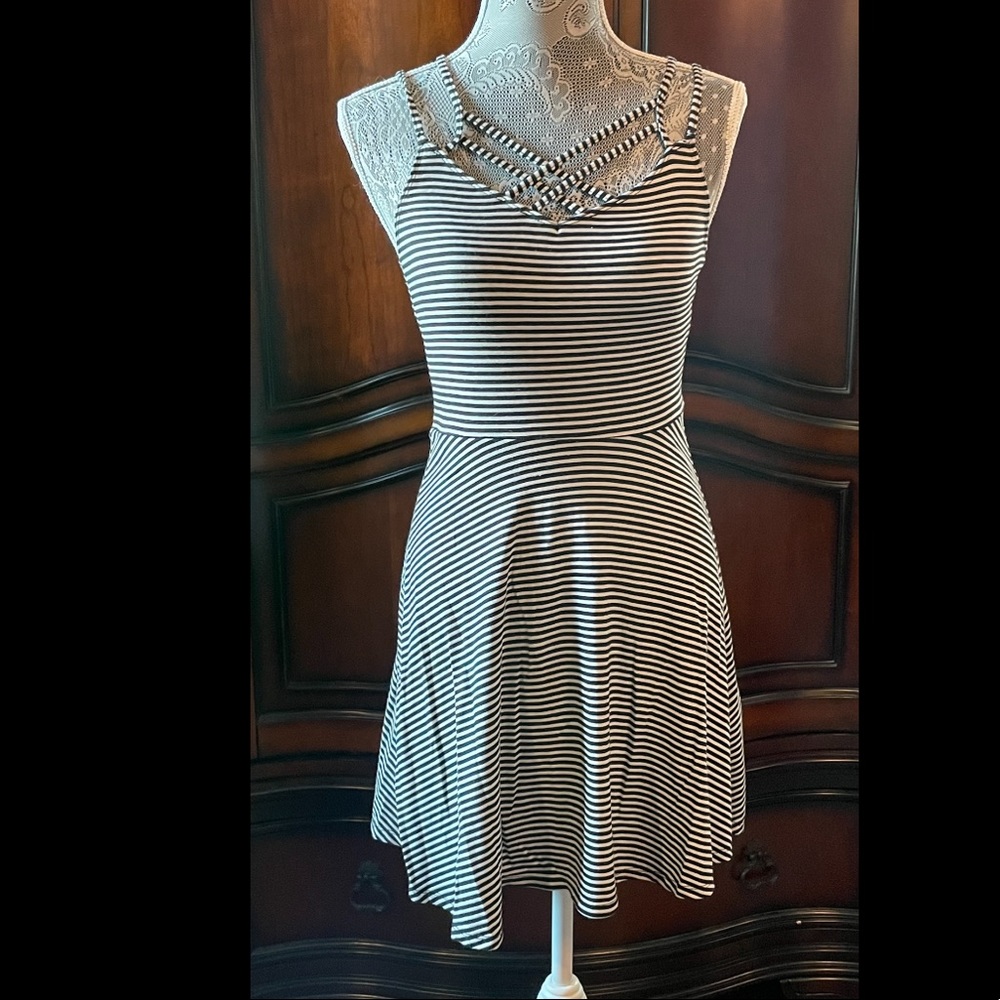⏳ Hollister Dress